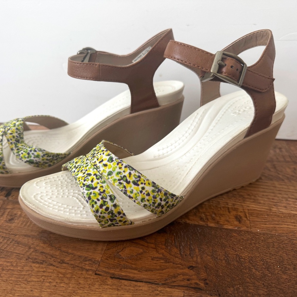 Crocs Leigh II Ankle Strap Graphic‎ Wedges Women's Size 9